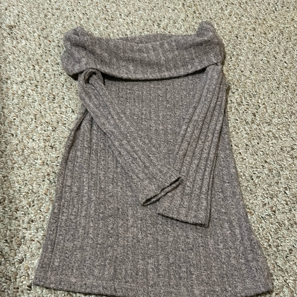 Sweater - Picture 2 of 4